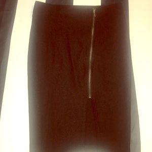 Zipper front detail pencil skirt
